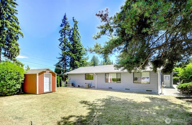 Property photo for 5512 NE 204 Street, Lake Forest Park photo 4