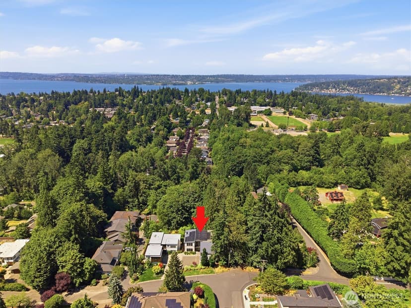 Property photo for 9909 111th Avenue NE, Kirkland photo 38