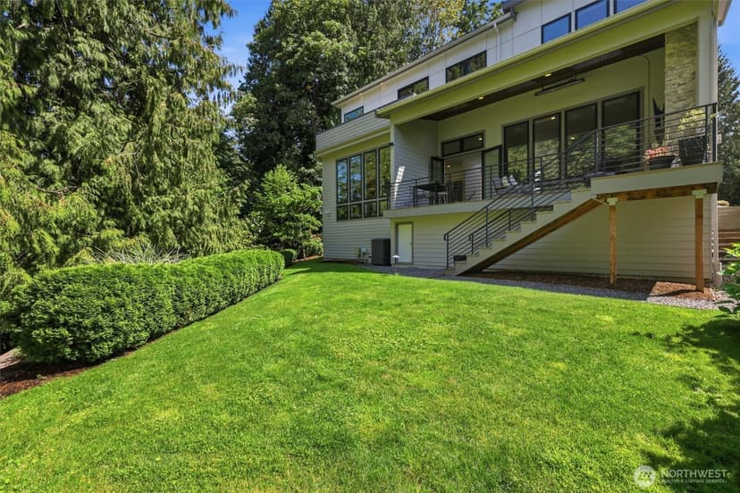 Property photo for 9909 111th Avenue NE, Kirkland photo 36