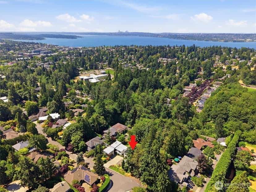 Property photo for 9909 111th Avenue NE, Kirkland photo 37