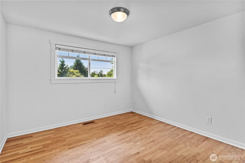 Property photo for 14556 75th Avenue NE, Kenmore photo 16