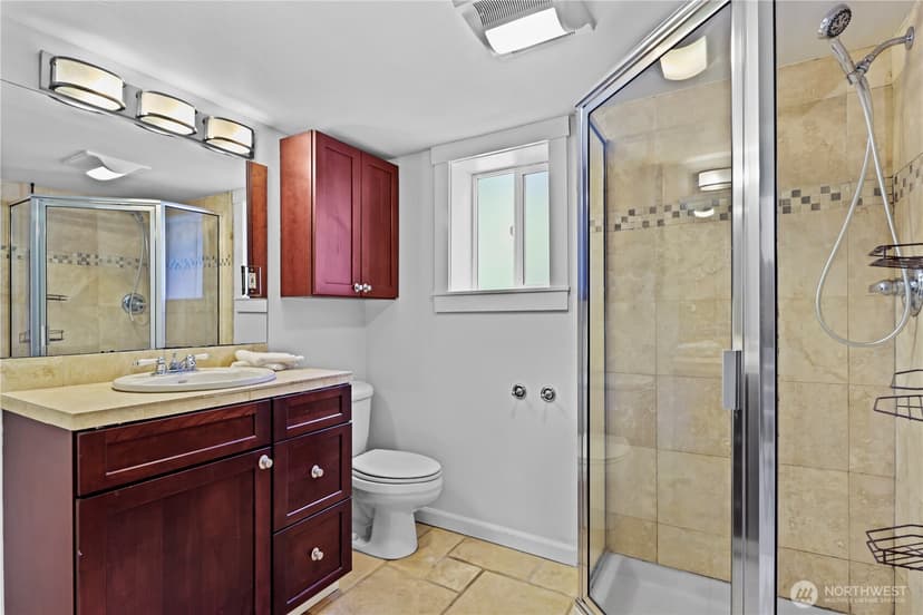 Property photo for 14556 75th Avenue NE, Kenmore photo 24