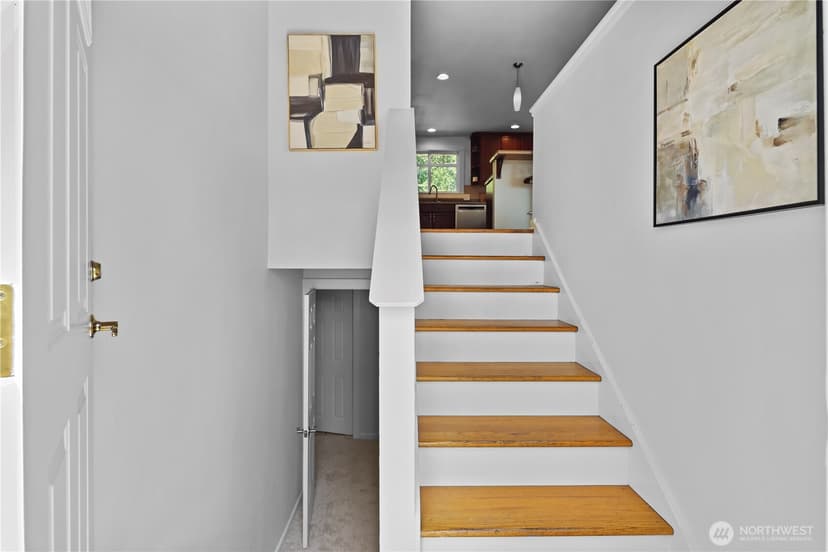 Property photo for 14556 75th Avenue NE, Kenmore photo 10