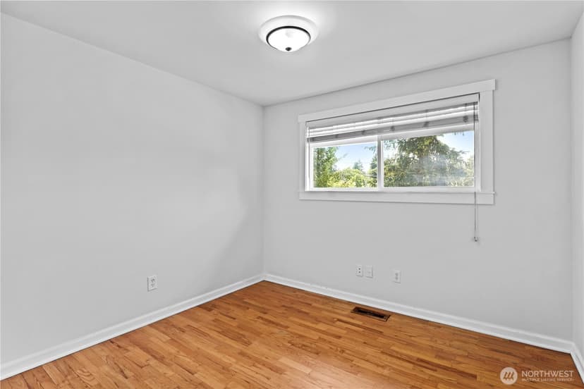 Property photo for 14556 75th Avenue NE, Kenmore photo 15
