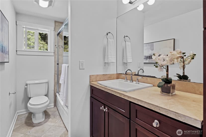 Property photo for 14556 75th Avenue NE, Kenmore photo 17