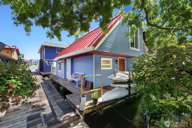 Property photo for 3110 Portage Bay Place E #B, Seattle