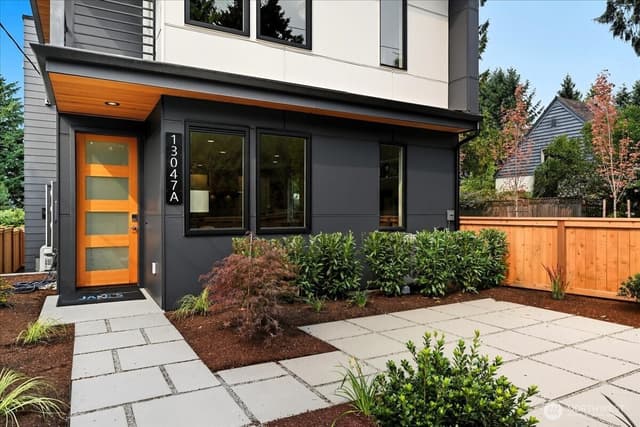 Property photo for 13047 39th Avenue NE #A, Seattle photo 4