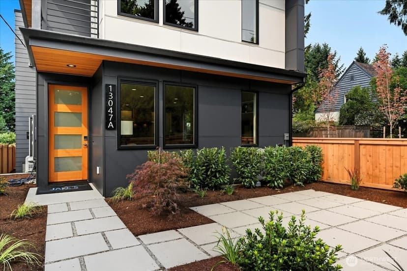 Property photo for 13047 39th Avenue NE #A, Seattle photo 4