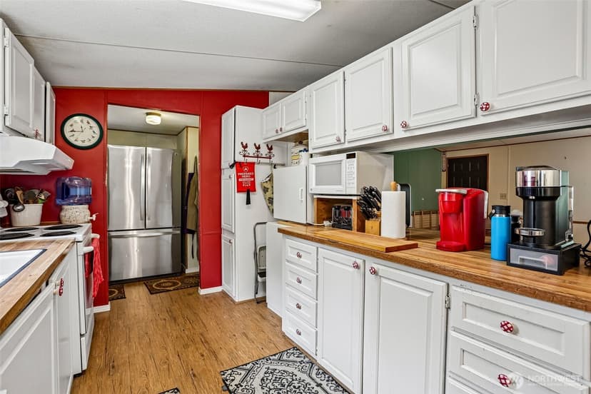 Property photo for 9810 6th Avenue NW, Tulalip photo 16
