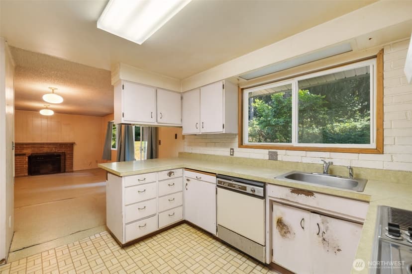 Property photo for 535 Surfcrest Place NE, Poulsbo photo 9
