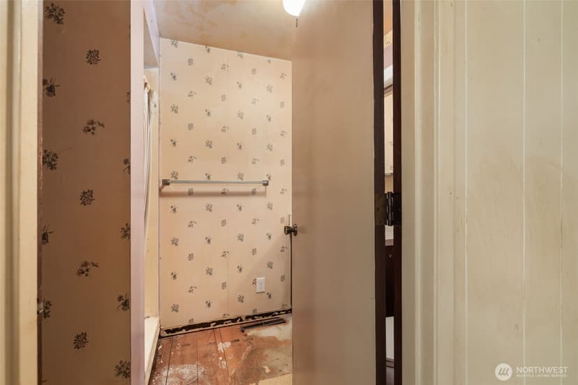 Property photo for 535 Surfcrest Place NE, Poulsbo photo 14