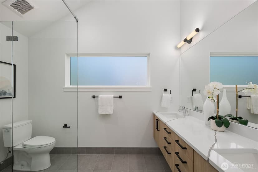 Property photo for 512 N 92nd Street, Seattle photo 25