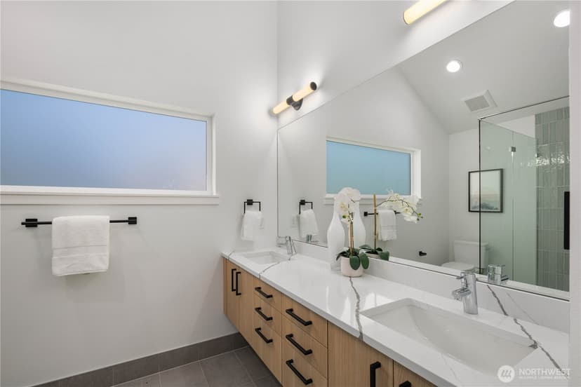 Property photo for 512 N 92nd Street, Seattle photo 26