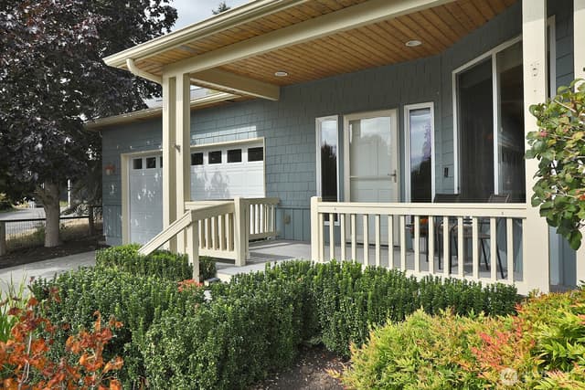 Property photo for 5674 Lenz Place, Langley photo 2