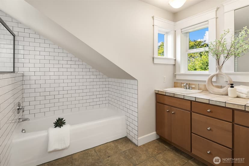 Property photo for 8014 12th Avenue NW, Seattle photo 21