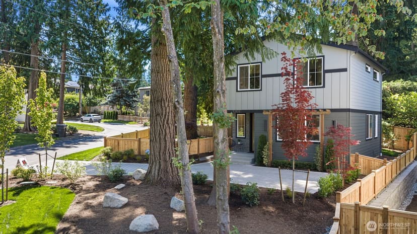 Property photo for 12831 NE 78th Place, Kirkland photo 3