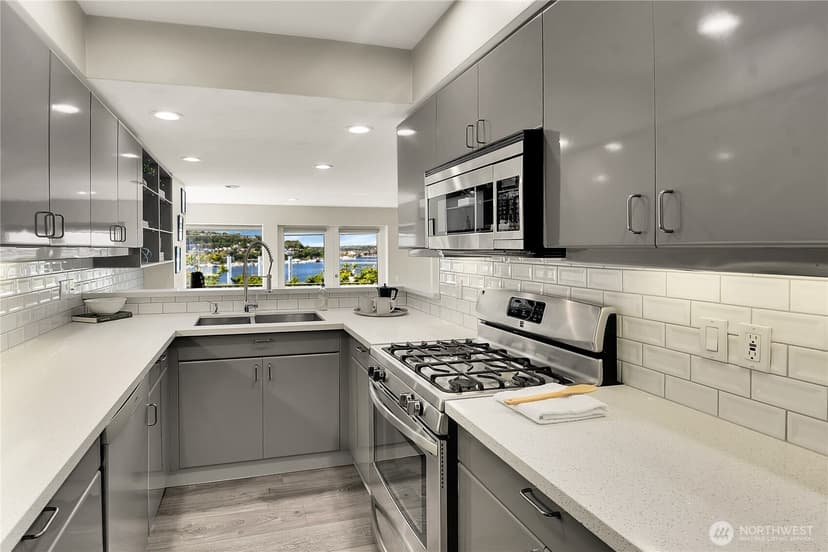 Property photo for 1202 Lakeview Boulevard E #1, Seattle photo 11