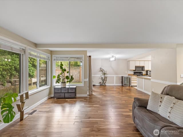 Property photo for 1726 174th Place SE, Bothell photo 3
