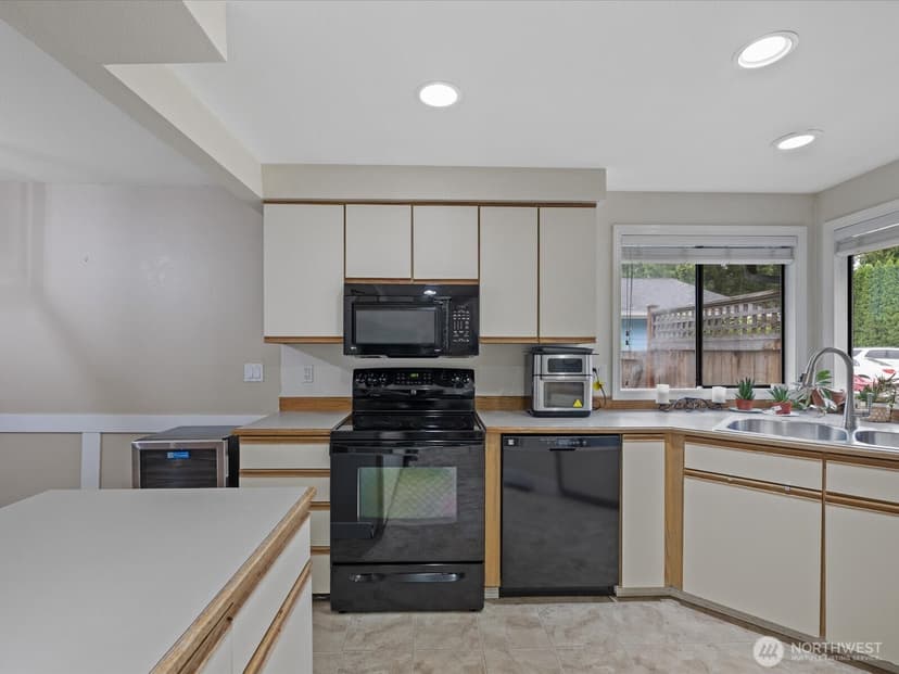Property photo for 1726 174th Place SE, Bothell photo 6