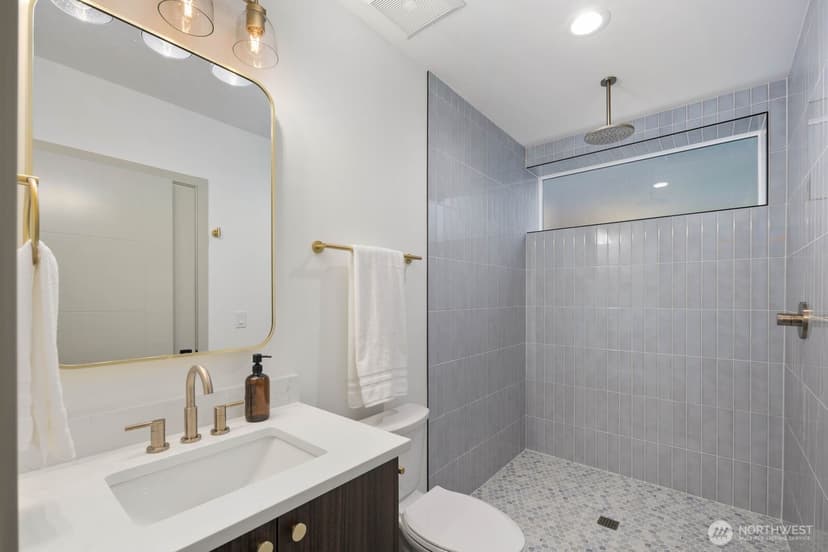 Property photo for 5921 32nd Avenue SW, Seattle photo 18