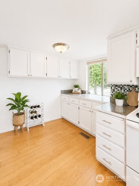 Property photo for 7827 76th Avenue SW, Lakewood photo 6