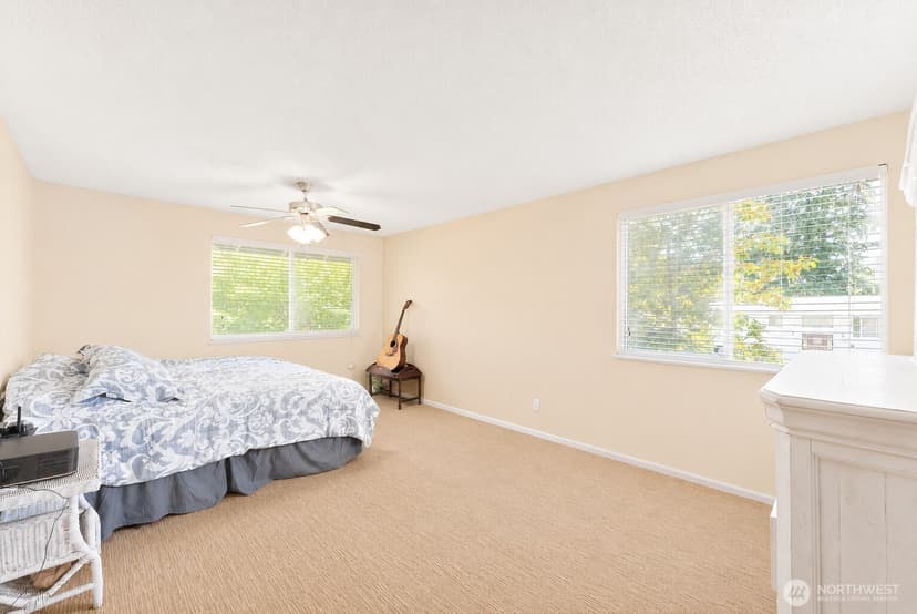 Property photo for 7827 76th Avenue SW, Lakewood photo 8