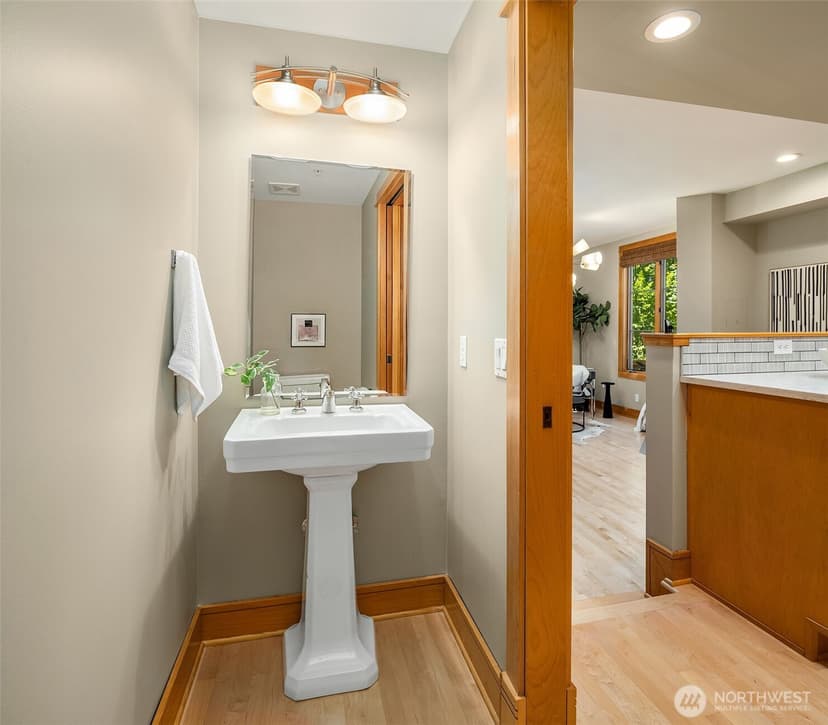 Property photo for 3824 Evanston Avenue N #11, Seattle photo 13
