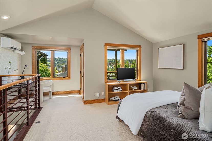 Property photo for 3824 Evanston Avenue N #11, Seattle photo 19