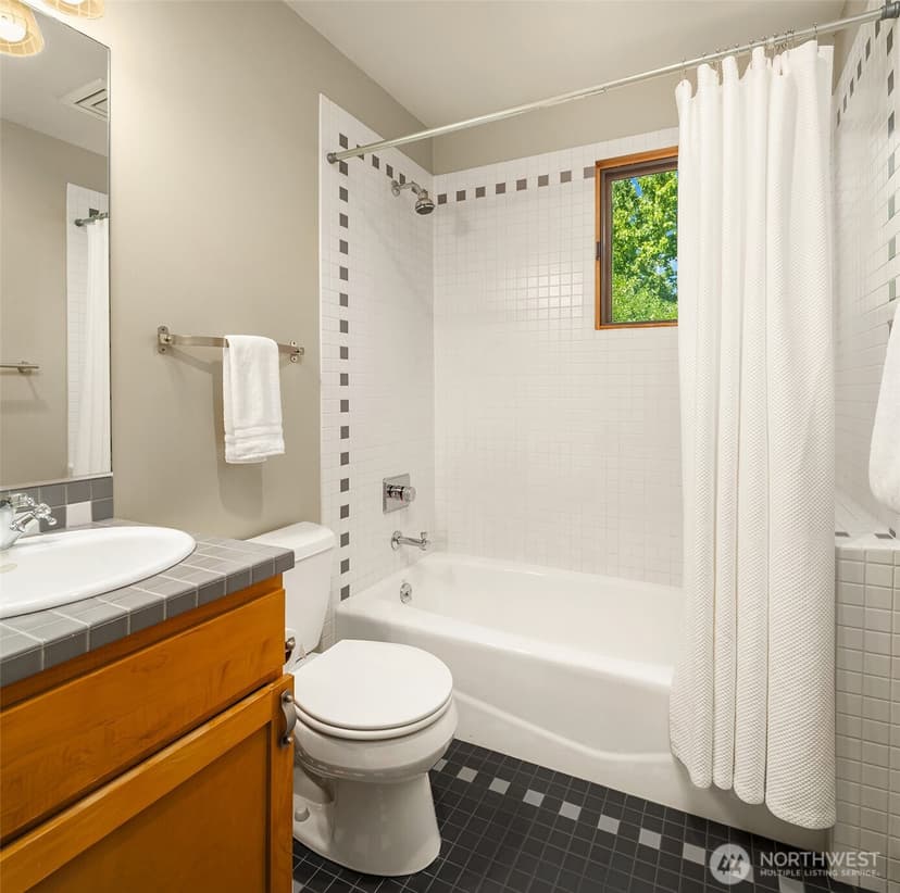 Property photo for 3824 Evanston Avenue N #11, Seattle photo 16