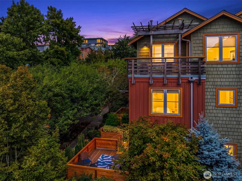 Property photo for 3824 Evanston Avenue N #11, Seattle photo 2
