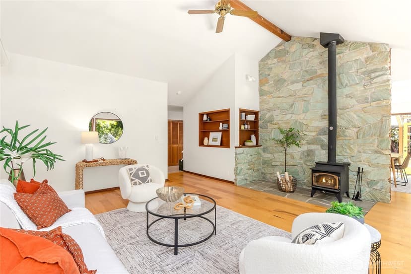 Property photo for 676 Park Avenue NE, Bainbridge Island photo 3