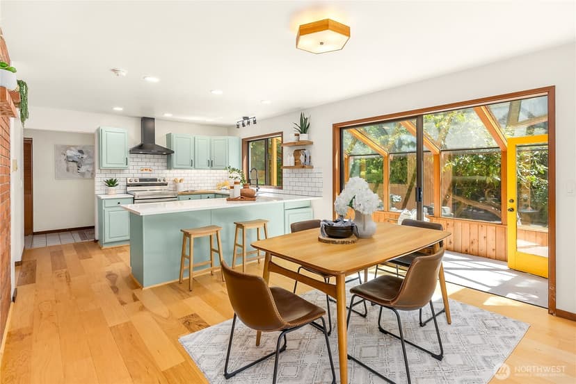 Property photo for 676 Park Avenue NE, Bainbridge Island photo 2
