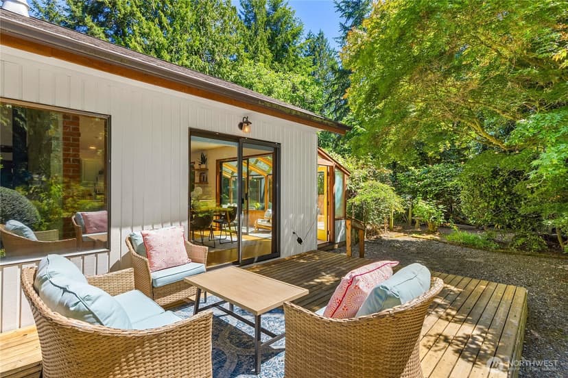 Property photo for 676 Park Avenue NE, Bainbridge Island photo 6