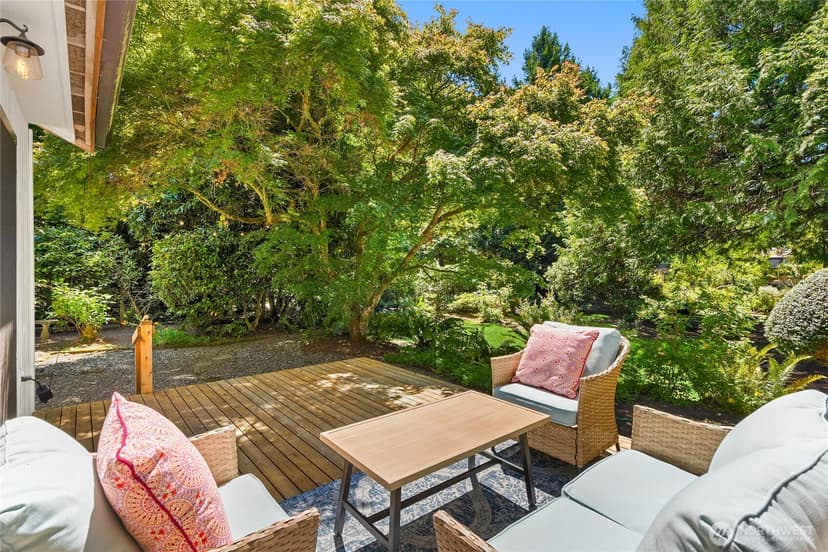 Property photo for 676 Park Avenue NE, Bainbridge Island photo 16