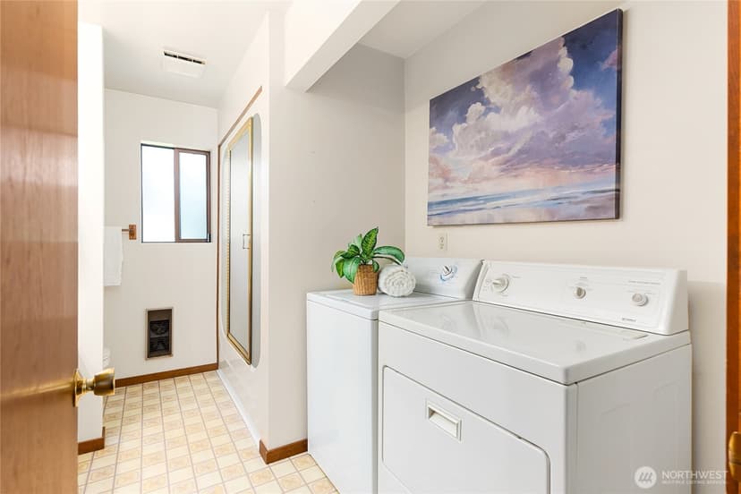 Property photo for 676 Park Avenue NE, Bainbridge Island photo 29