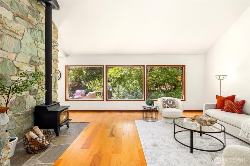 Property photo for 676 Park Avenue NE, Bainbridge Island photo 11