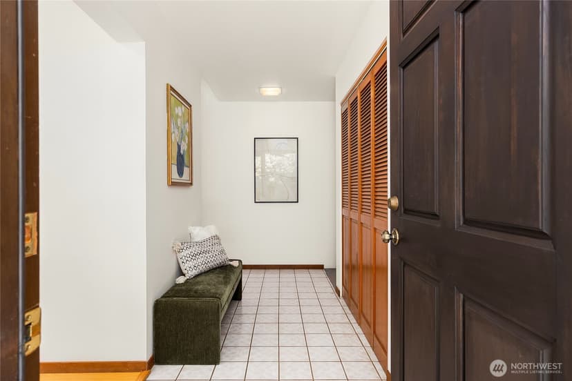 Property photo for 676 Park Avenue NE, Bainbridge Island photo 10