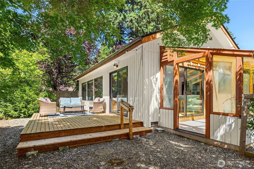 Property photo for 676 Park Avenue NE, Bainbridge Island photo 18
