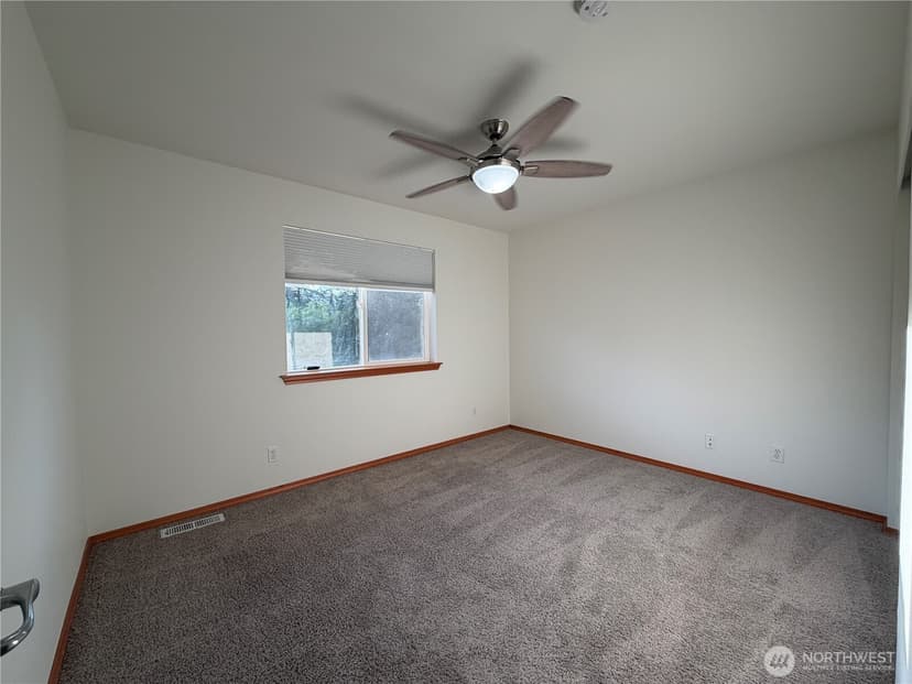 Property photo for 6731 37th Street NE, Marysville photo 15