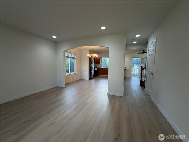 Property photo for 6731 37th Street NE, Marysville photo 4