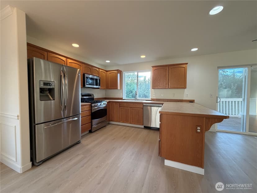 Property photo for 6731 37th Street NE, Marysville photo 6