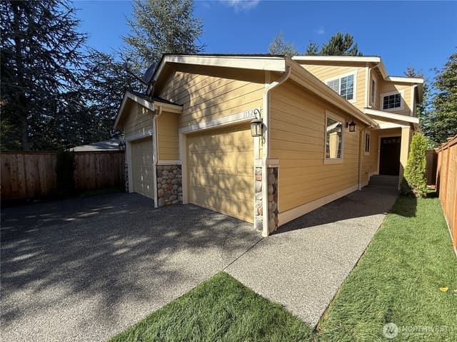 Property photo for 11526 NE 116th Street, Kirkland photo 3