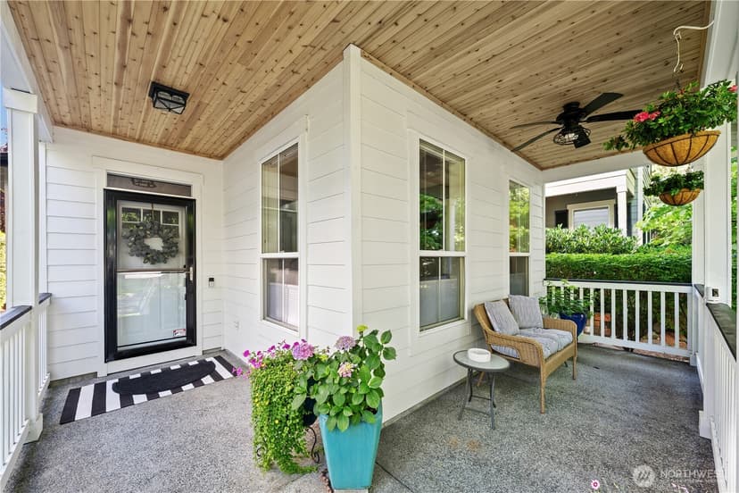 Property photo for 34743 SE Ridge Street, Snoqualmie photo 2