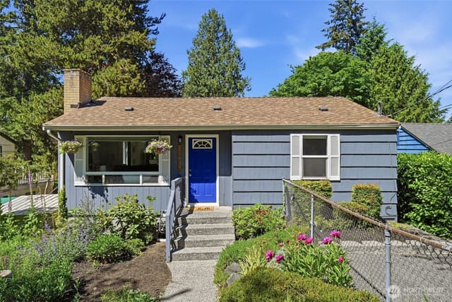Property photo for 15839 15th Avenue NE, Shoreline photo 2