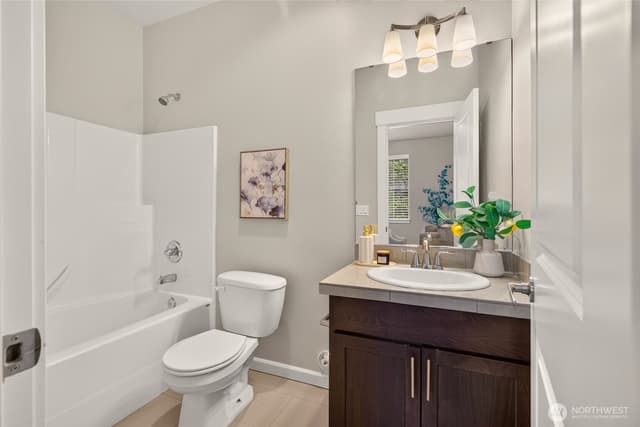 Property photo for 868 3rd Avenue NE, Issaquah photo 5