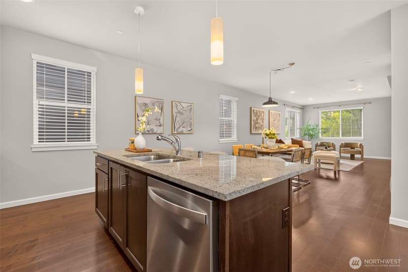 Property photo for 868 3rd Avenue NE, Issaquah photo 17