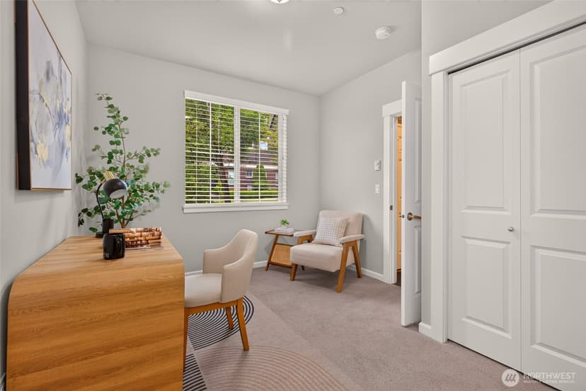 Property photo for 868 3rd Avenue NE, Issaquah photo 4
