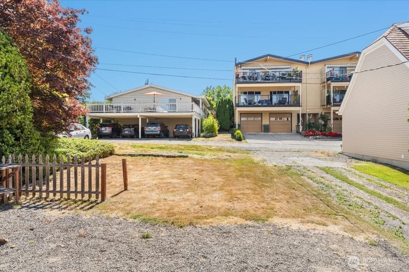 Property photo for 228 4th Avenue N, Edmonds photo 7