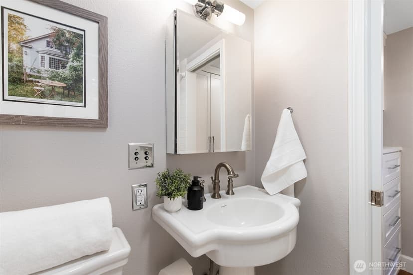 Property photo for 1017 Minor Avenue #205, Seattle photo 25