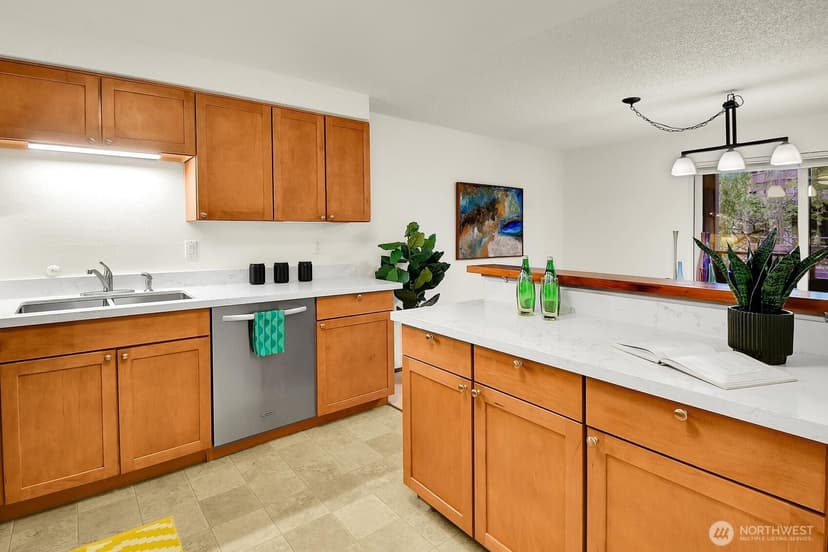 Property photo for 2300 NE 89th Street #2304, Seattle photo 10